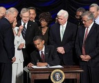 Tổng thống Mỹ Obama ký thành luật kế hoạch cải tổ Phố Wall - Ảnh: Reuters
