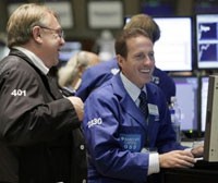  Dow Jones đạt mức điểm cao nhất trong 5 tháng - Ảnh: AP