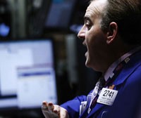 Thị trường đón nhận một vài thông tin kinh tế trái chiều - Ảnh: Reuters