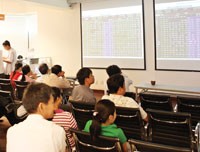 Đã đến lúc các nhà quản lý TTCK Việt Nam xác định lại cách tính chỉ số thị trường, để nó phản ánh xác thực nhất thực trạng của thị trường (Ảnh minh họa: Hoài Nam)