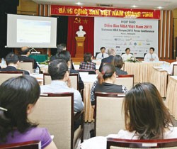 Họp báo công bố sự kiện tổ chức Diễn đàn M&A 2011 tại Việt Nam