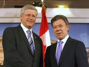 Thủ tướng Canada Stephen Harper (trái) và Tổng thống Colombia Juan Manuel Santos tại cuộc hội đàm. (Nguồn: Reuters)