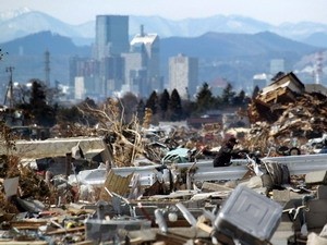 Cảnh tàn phá ở thành phố Sendai, Nhật Bản, nơi bị ảnh hưởng nặng nề bởi động đất và sóng thần. (Nguồn: AFP/TTXVN)