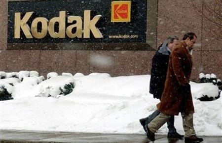 Doanh thu năm 2010 của Kodak giảm còn 7,2 tỷ USD và hãng đã thua lỗ suốt 4 năm qua.