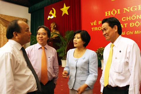 Phó thủ tướng Nguyễn Xuân Phúc: "Ít nhất phải đình chỉ lãnh đạo ngân hàng để xảy ra thất thoát"
