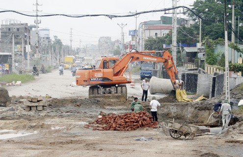 Giám đốc Sở Giao thông Vận tải Hà Nội Nguyễn Quốc Hùng cho biết, Sở đang đốc thúc các nhà thầu trên quốc lộ 32 phấn đấu hoàn thành trước Tết Âm lịch.