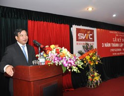 Ông Trịnh Thanh Hoan, Cục trưởng Cục Quản lý và giám sát bảo hiểm chúc mừng SVIC trong Lễ kỷ niệm 3 năm thành lập Công ty, 10/12/2011