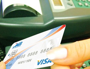 MB triển khai đồng thời 2 chương trình khuyến mãi cho chủ thẻ MB Visa