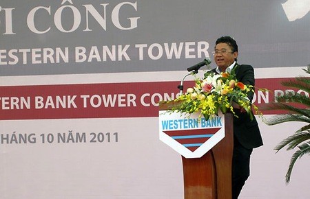 Ông Đặng Thành Tâm phát biểu tại lễ khởi công xây dựng công trình tòa nhà trung tâm thương mại và văn phòng Western Bank Tower ngày 22/10/2011.

