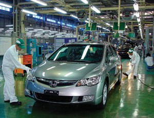  Nhà sản xuất ôtô tăng kích cầu bằng thẻ mua xăng dầu