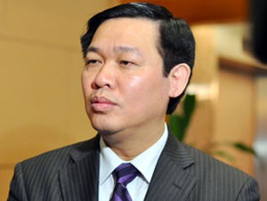 Bộ trưởng Vương Đình Huệ khẳng định thu thuế tiêu thụ đặc biệt với xăng là đúng