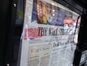 Wall Street Journal là tờ báo in hiếm hoi tiếp tục phát triển. Nguồn: AFP.
