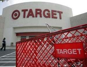 Target vẫn trung thành với phương châm trong kinh doanh thời trang: họ không muốn khách hàng cảm thấy mình phải mua những món hàng rẻ tiền.
