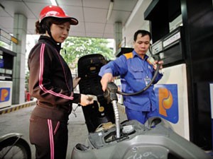 Hoạt động kinh doanh xăng dầu của Petrolimex năm 2012 bị lỗ khoảng 125 tỷ đồng