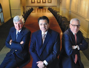 3 sáng lập viên của Carlyle Group (từ trái sang): William Conway, Daniel D Aniello và David Rubenstein.