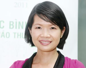 Bà Nguyễn Thị Hương Nga, Giám đốc toàn quốc Quản lý rủi ro tín dụng, Ngân hàng ANZ, Thành viên Hội đồng bình chọn BCTN 2013