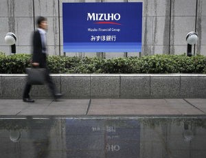 Mizuho đã cho các nhóm tội phạm vay tới 2 triệu USD. Ảnh: Bloomberg